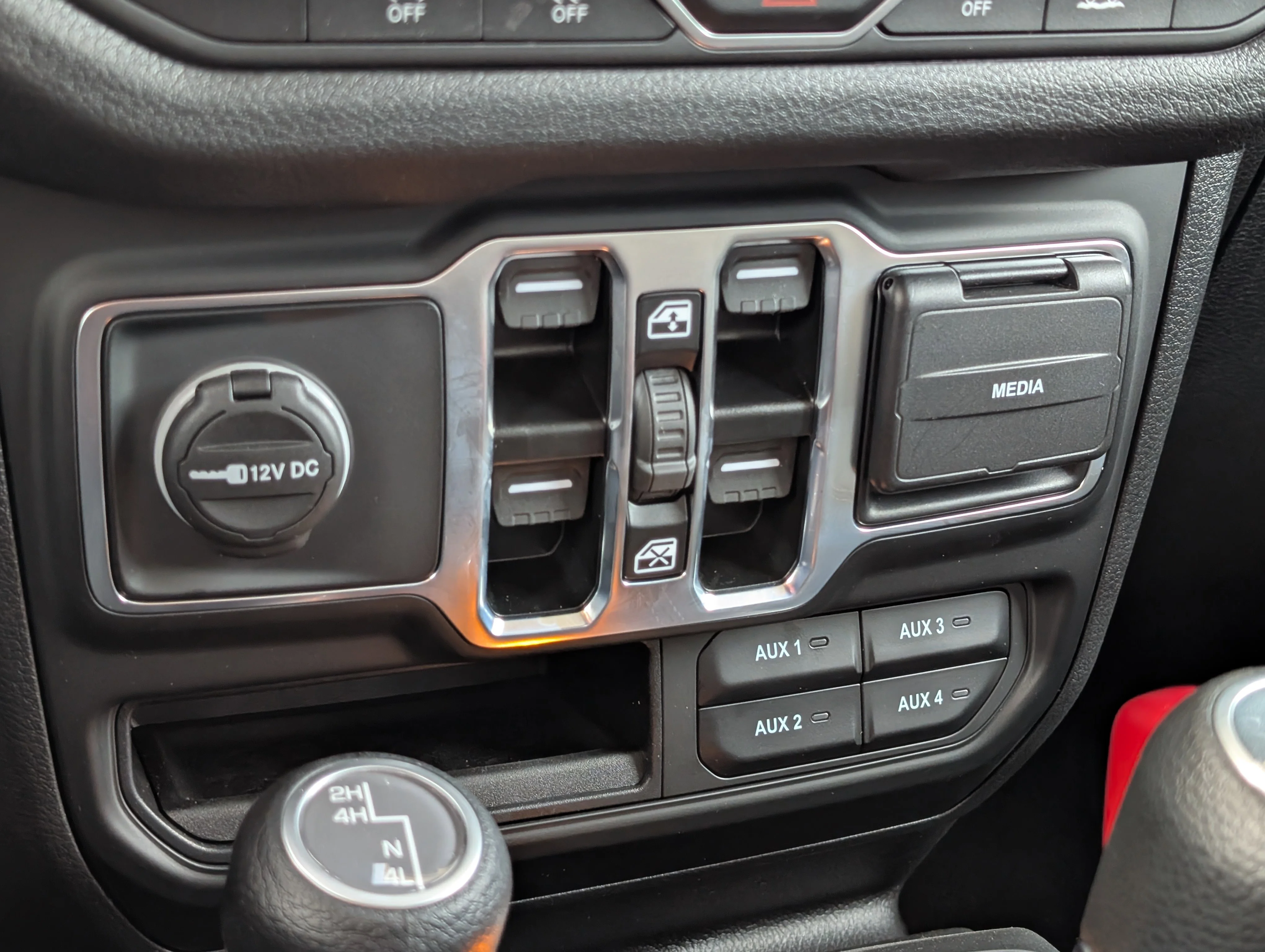 New 2025 Granite Crystal Metallic Jeep NightHawk image 28