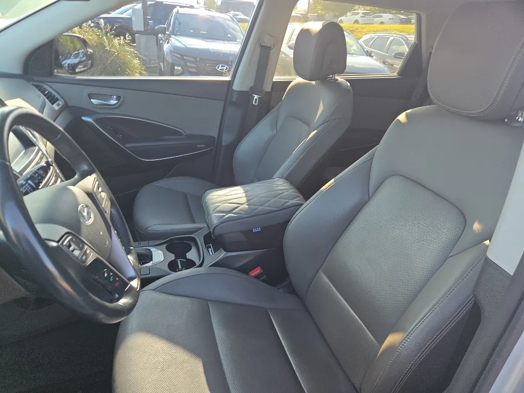 Used 2019 Circuit Silver Hyundai SE image 9