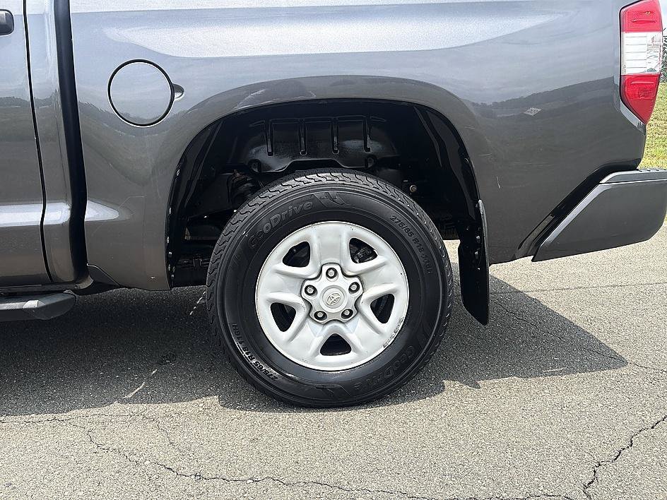Used 2020 Magnetic Gray Metallic Toyota SR5 image 11