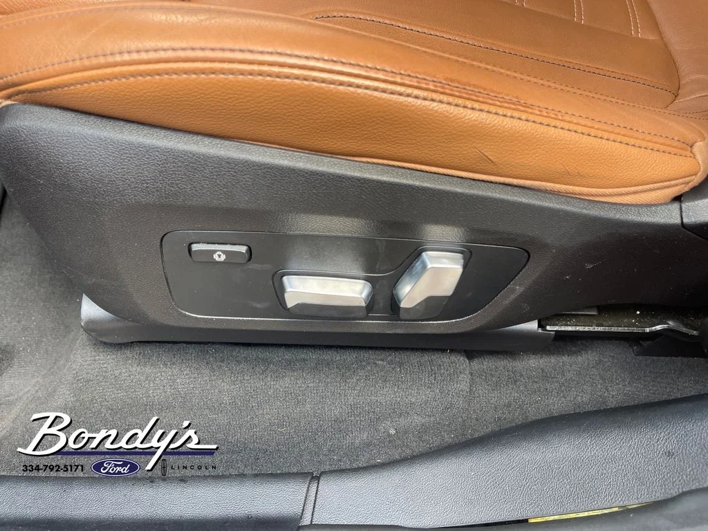 Used 2019 Black BMW sDrive30i image 9