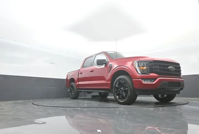 Used 2022 Red Ford XLT image 33