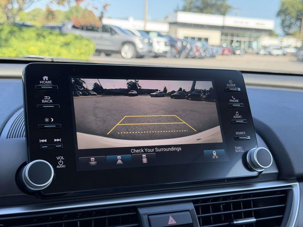 Used 2018 White Honda EX image 4