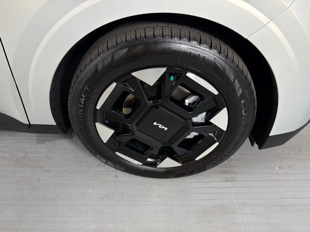 New 2026 White Kia EX image 10