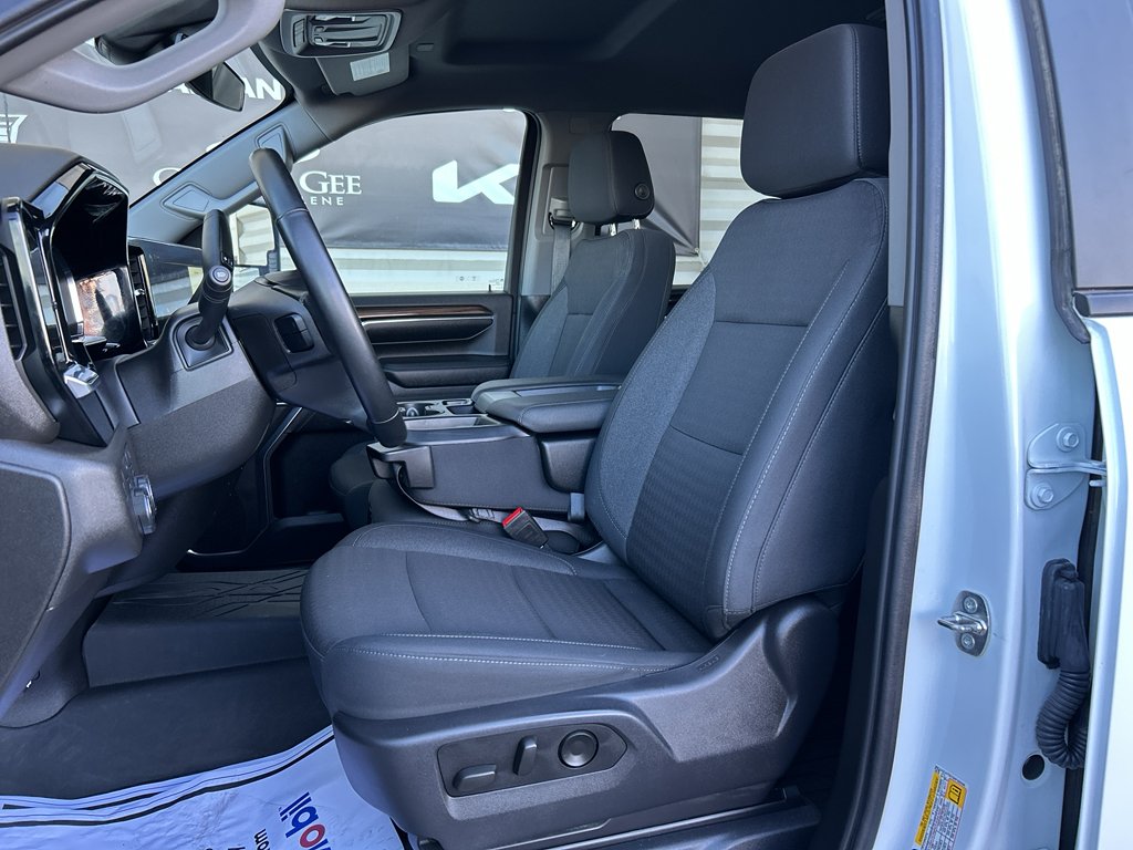 2024 Chevrolet Silverado 3500HD LT - Photo 11