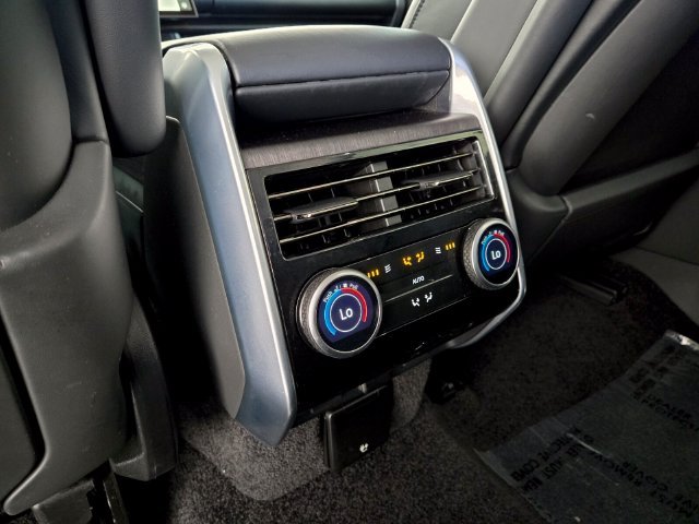 Used 2025 White Land Rover SE image 15