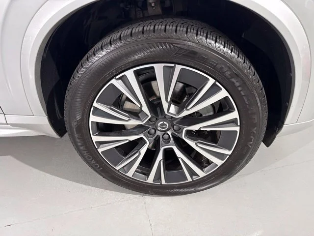 Used 2020 Silver Volvo T6 Momentum image 16