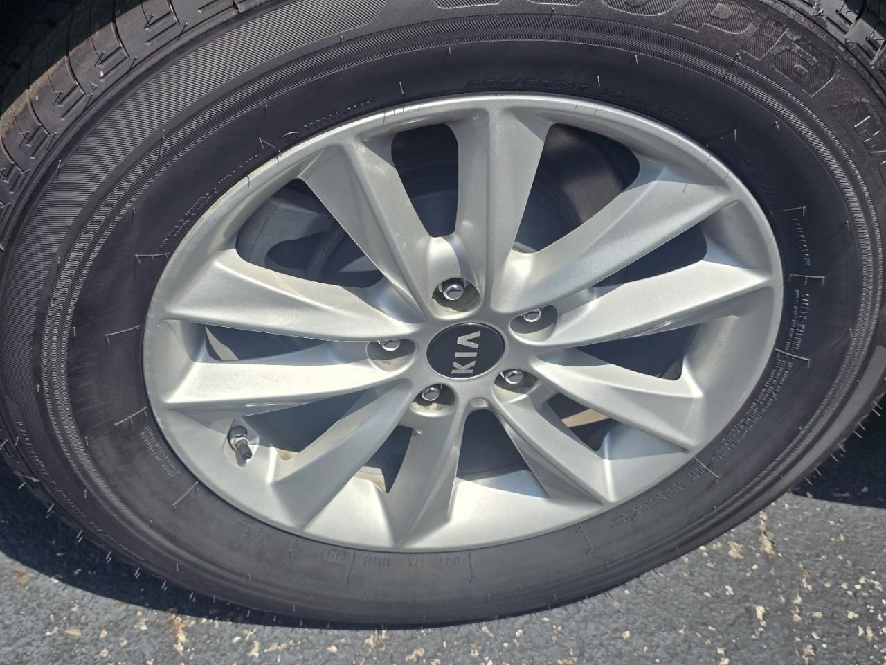 Used 2020 Silver Kia L image 9