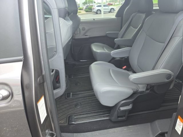 Used 2022 Predawn Gray Mica Toyota XLE image 14