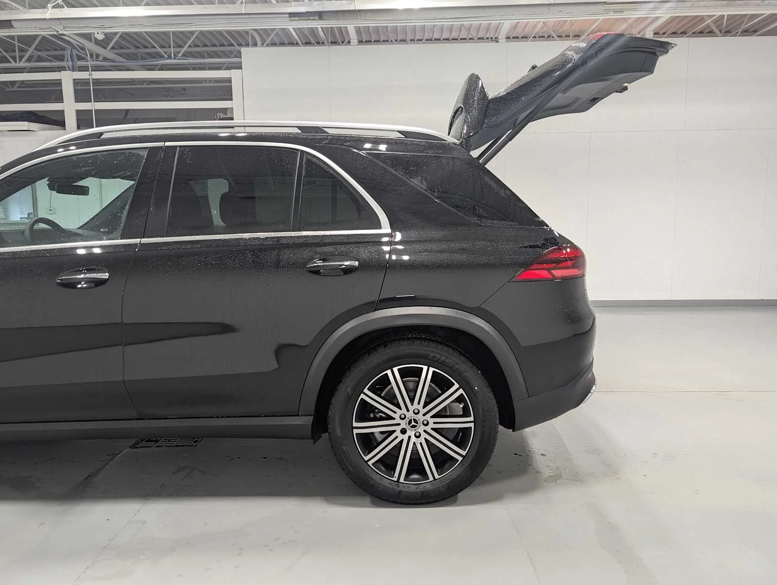 Used 2026 Obsidian Black Metallic Mercedes-Benz GLE 350 image 10