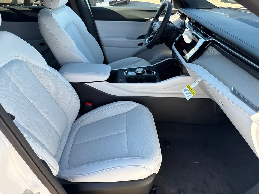 New 2026 White Jeep Laredo image 14