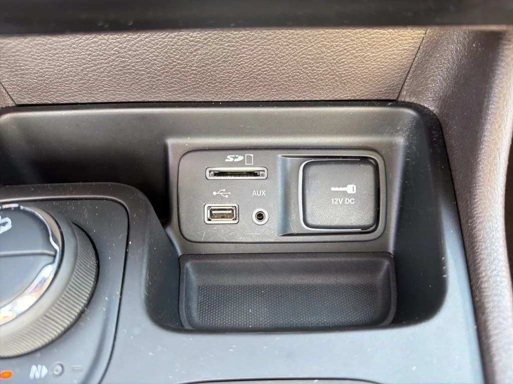 Used 2018 White Jeep Overland image 46