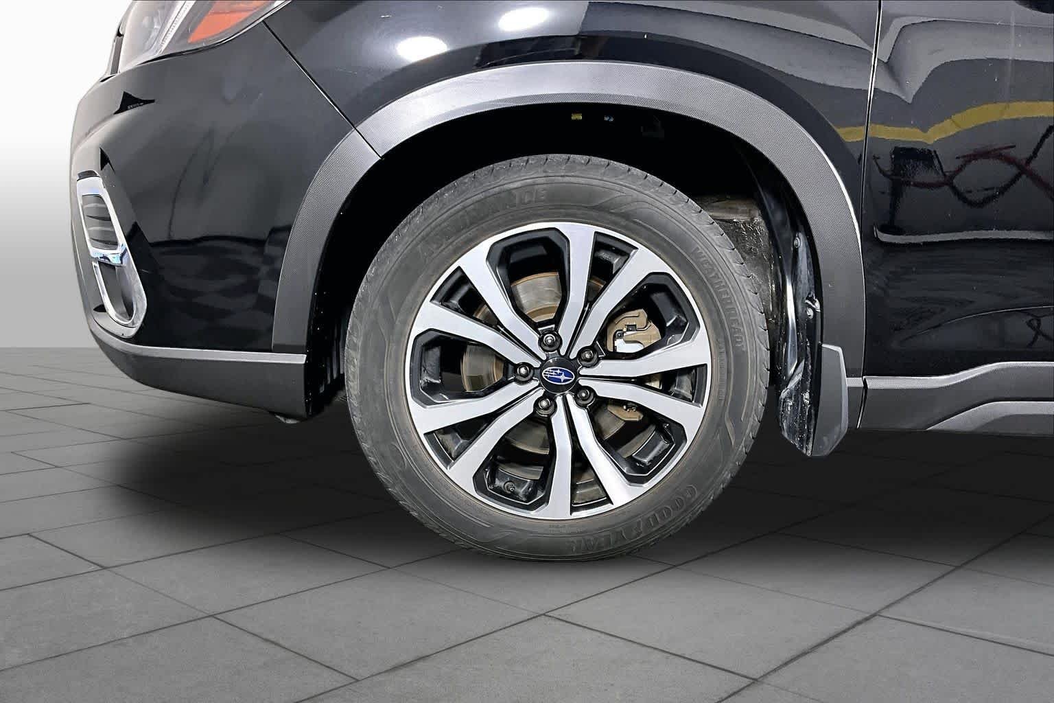 Used 2019 Crystal Black Silica Subaru Limited image 8