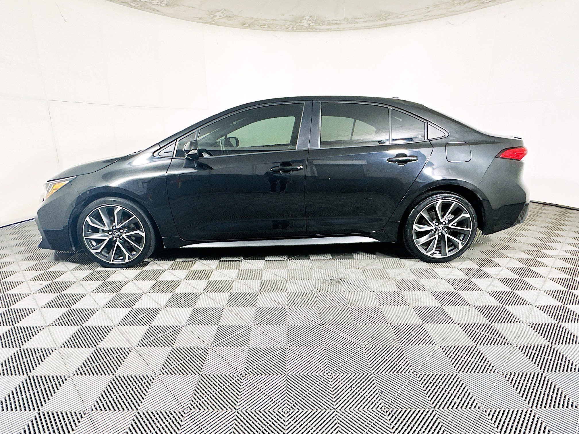 Used 2020 Black Sand Pearl Toyota SE image 6