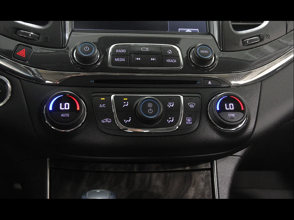 Used 2014 White Diamond Tricoat Chevrolet LTZ image 14