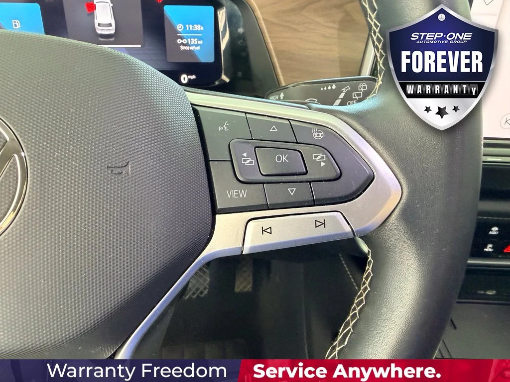 Used 2025 Black Volkswagen 2.0T SE w/Technology image 21