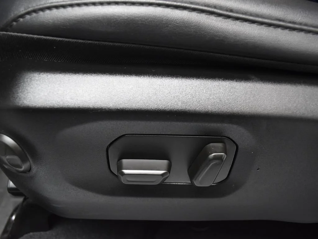 Used 2024 White Jeep High Altitude 4xe image 17