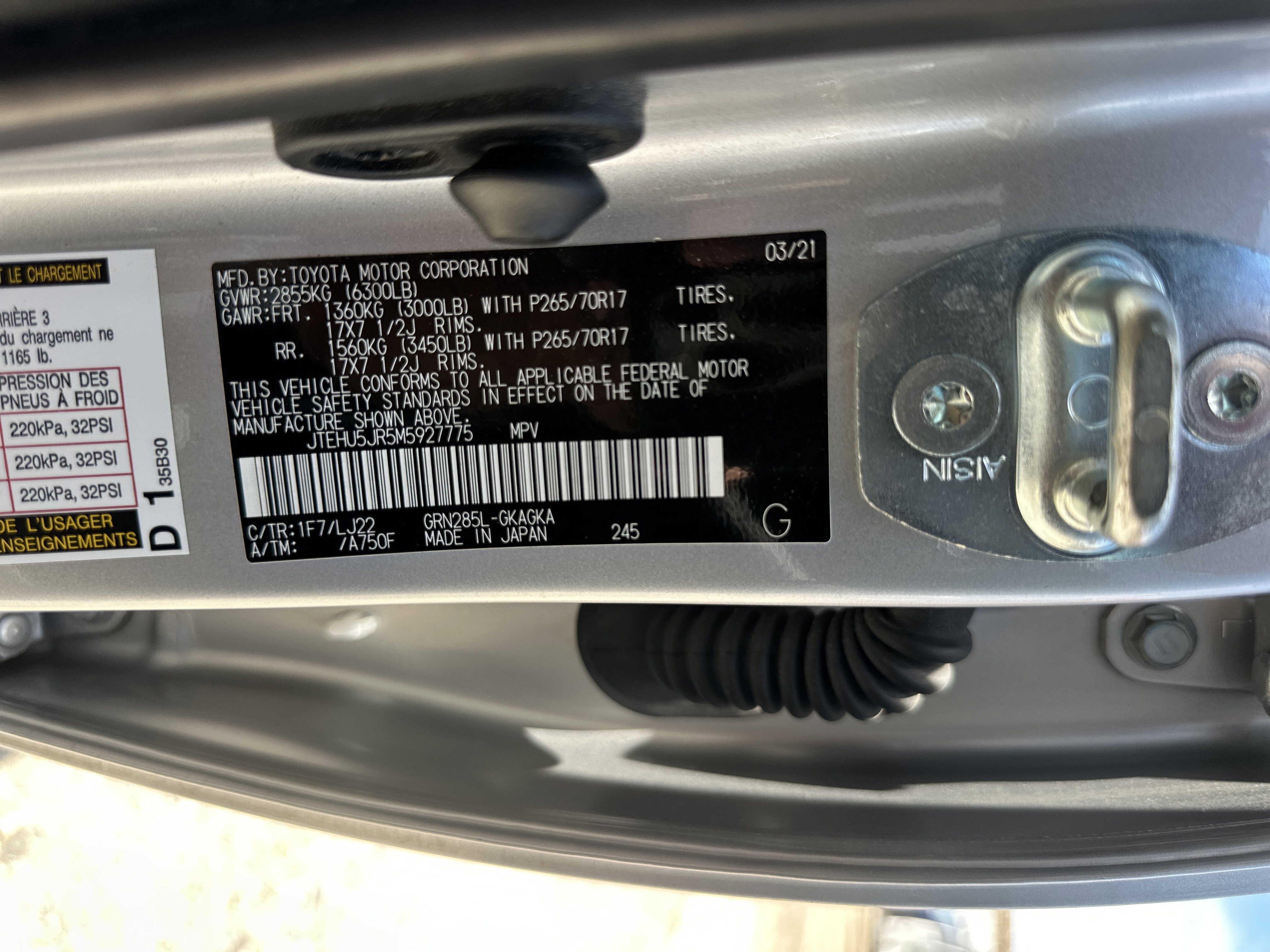 Used 2021 Classic Silver Metallic Toyota Venture image 42