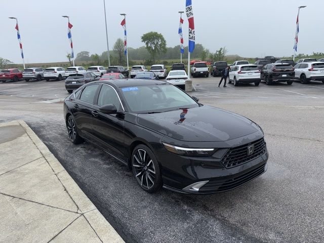 Used 2023  Honda Touring image 3