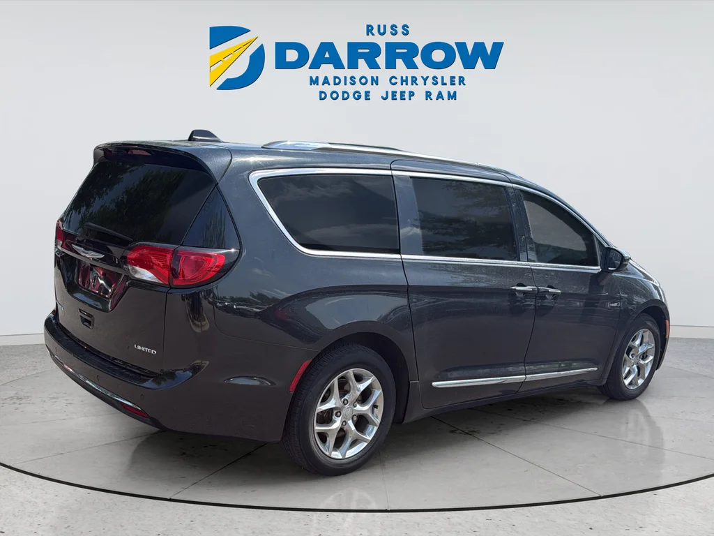Used 2019 Black Chrysler Limited image 5