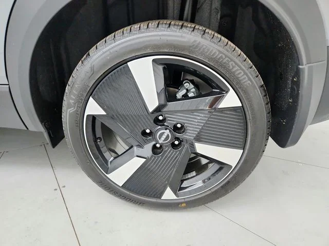 New 2026 Gray Nissan SR image 39