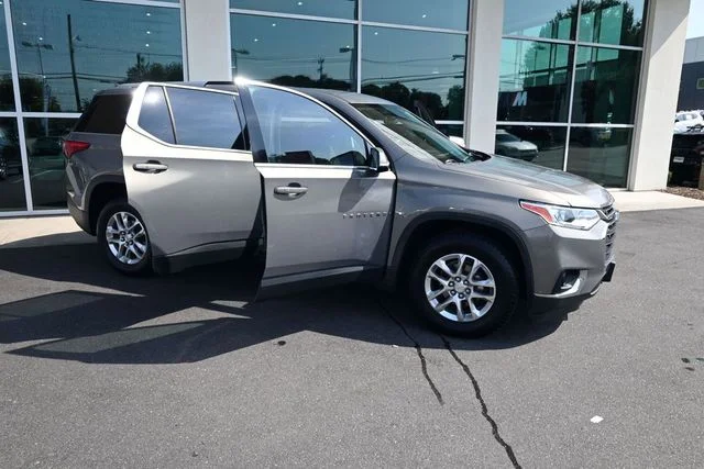 Used 2018 Gray Chevrolet LT image 30