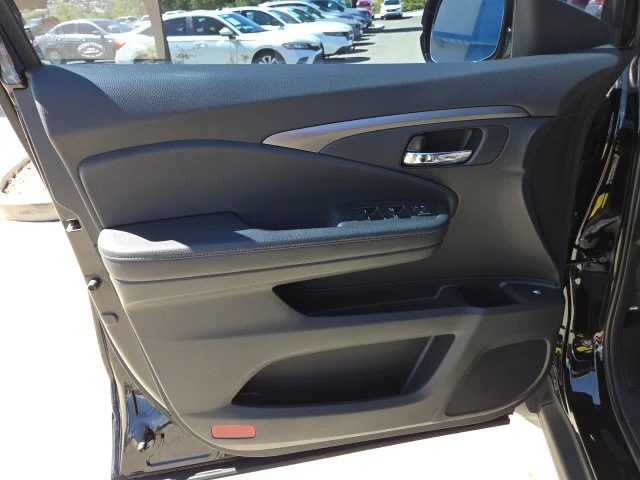 Used 2019  Honda Sport image 14