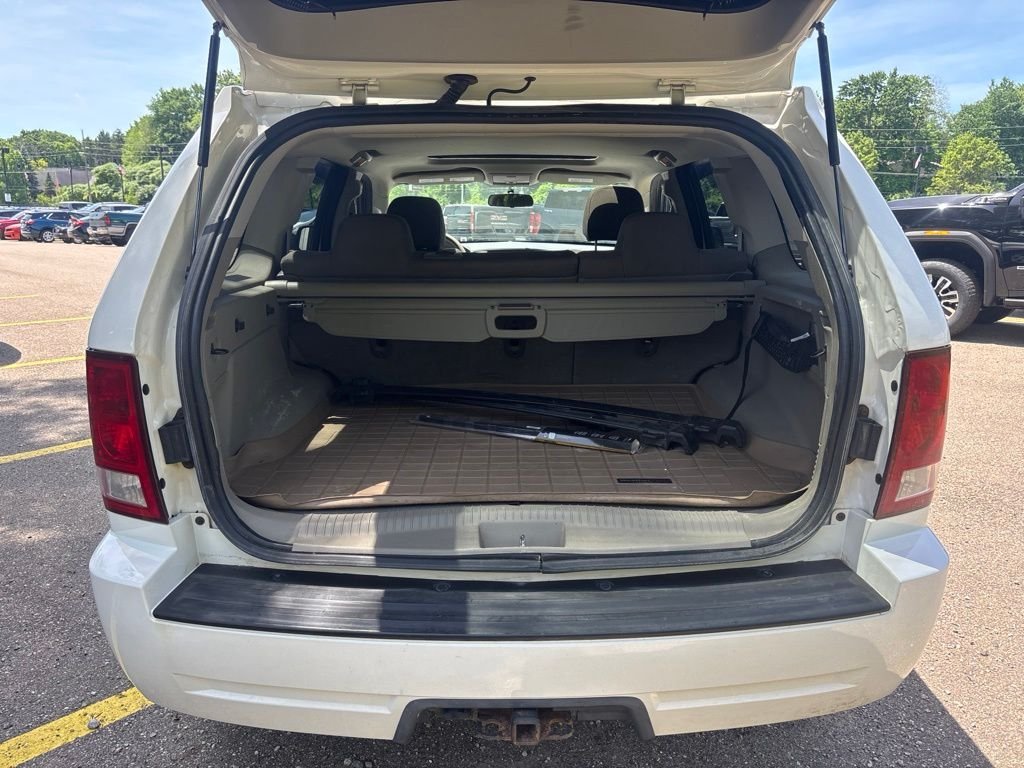 Used 2009 Stone White Jeep Laredo image 14