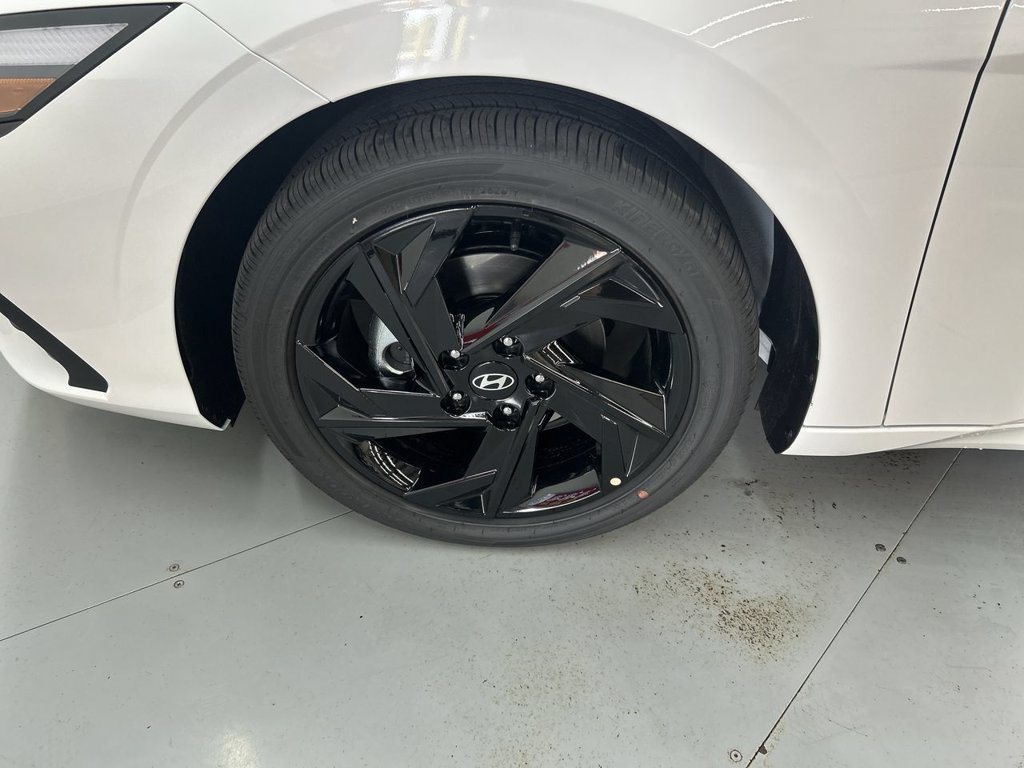 Used 2026 White Hyundai SEL Sport image 30