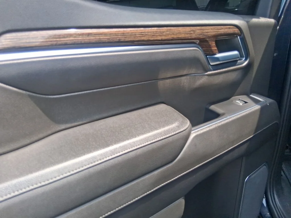 Used 2022 Silver GMC Elevation image 14