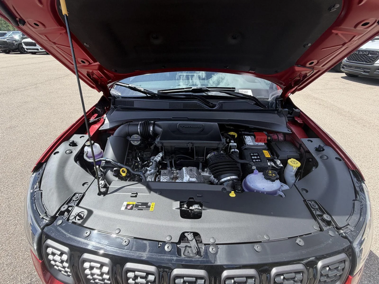 New 2026 Red Hot Pearl-Coat Exterior Paint Jeep Latitude Altitude image 23