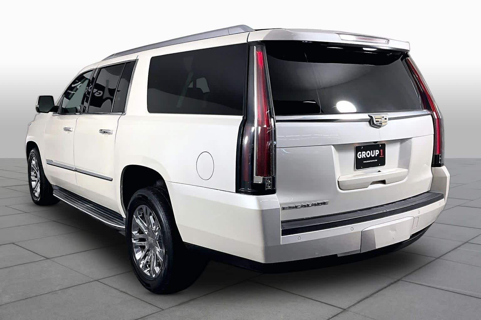 Used 2015 White Diamond Tricoat Cadillac Standard image 11
