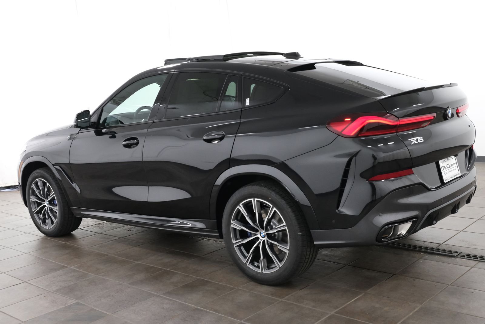 New 2027 Black Sapphire Metallic BMW xDrive40i image 3