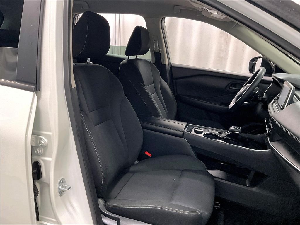 Used 2024 White Nissan S image 11