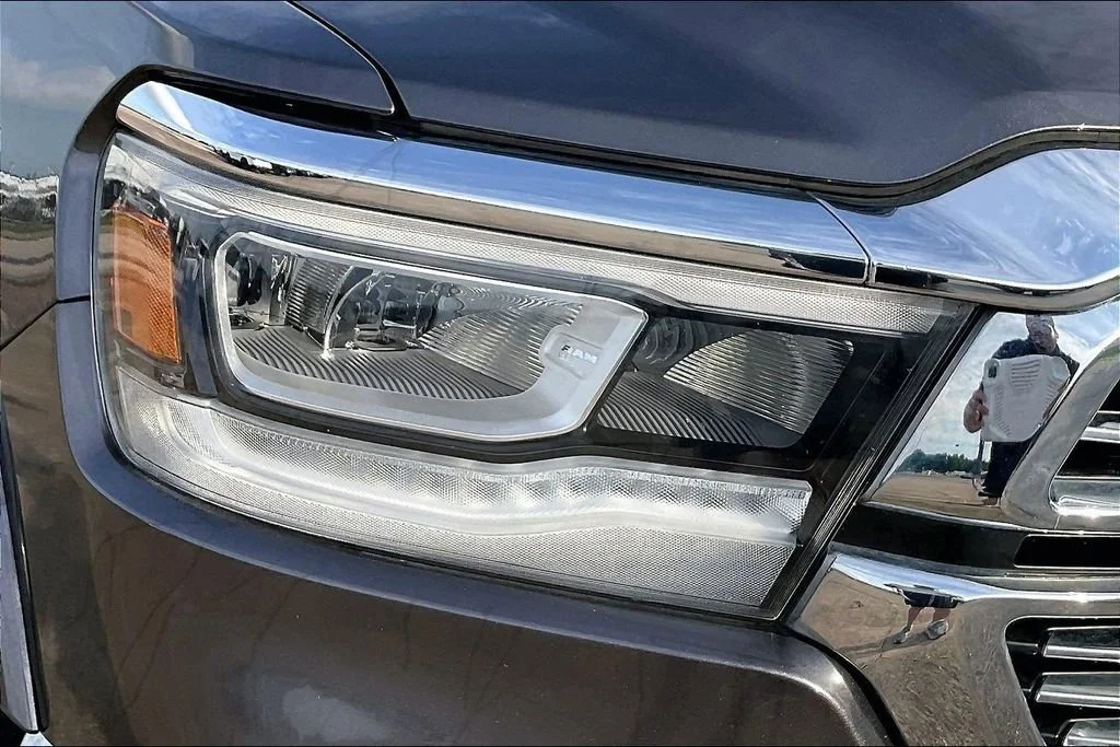 Used 2022  Ram Laramie image 29