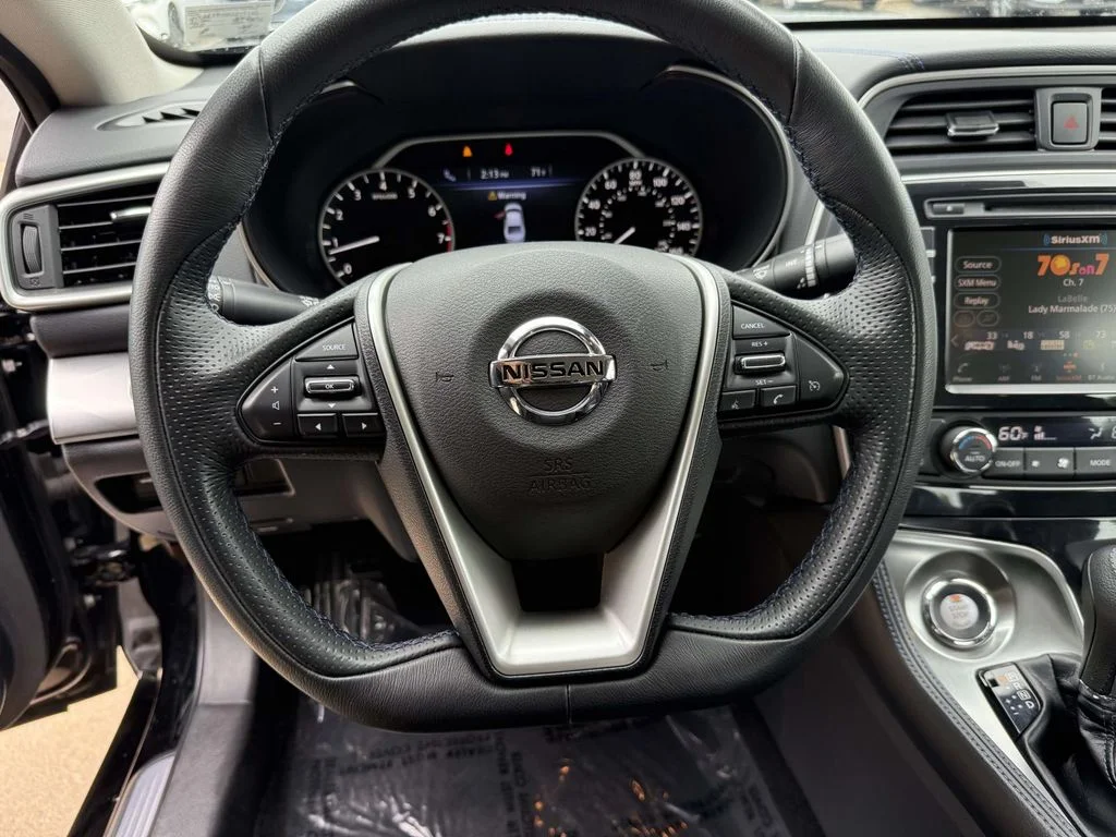 Used 2020 Black Nissan 3.5 S image 18