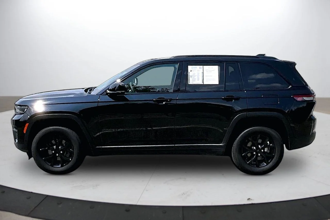 Certified Used 2024 Black Jeep Altitude X image 5