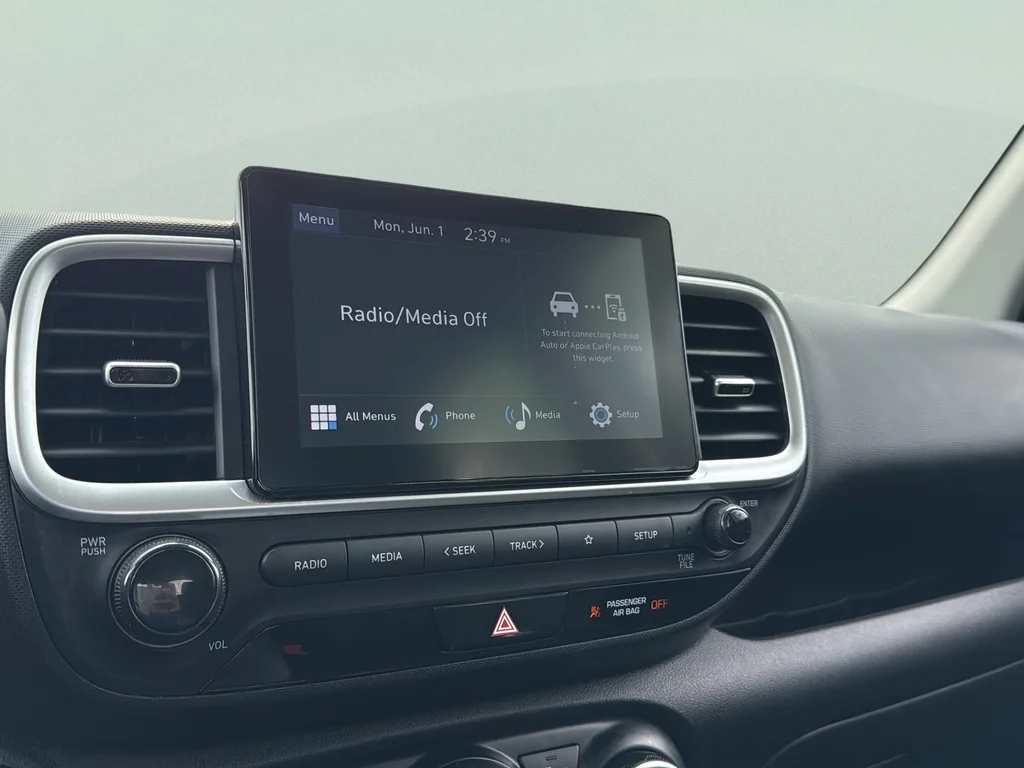 Used 2024 Onyx Black Hyundai SEL image 18