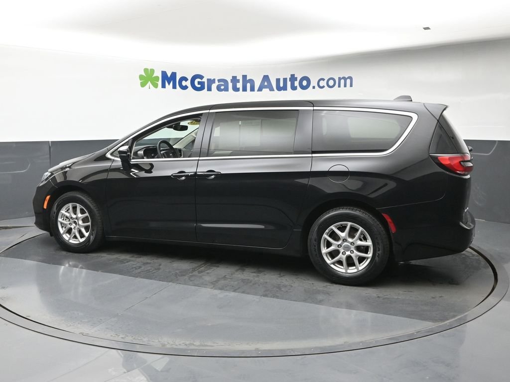 Used 2024 Black Chrysler Touring L image 23