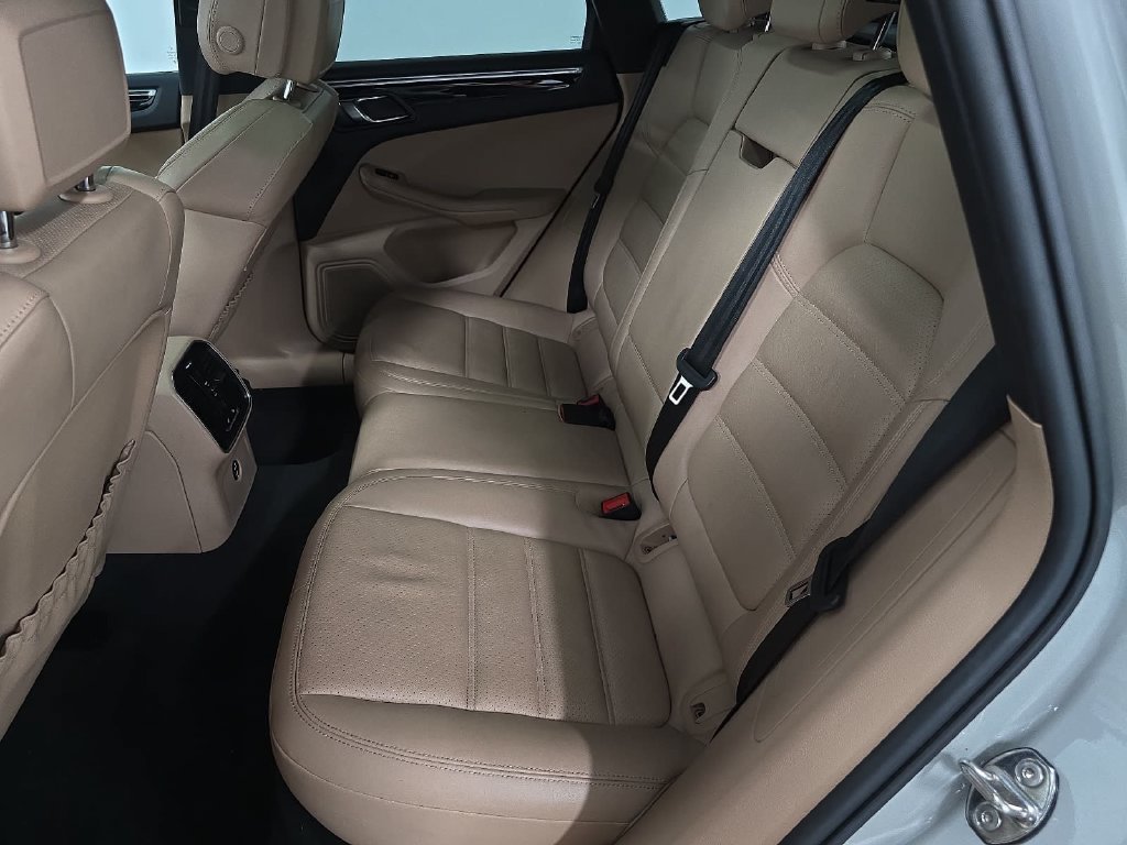 Certified Used 2023  Porsche  image 26