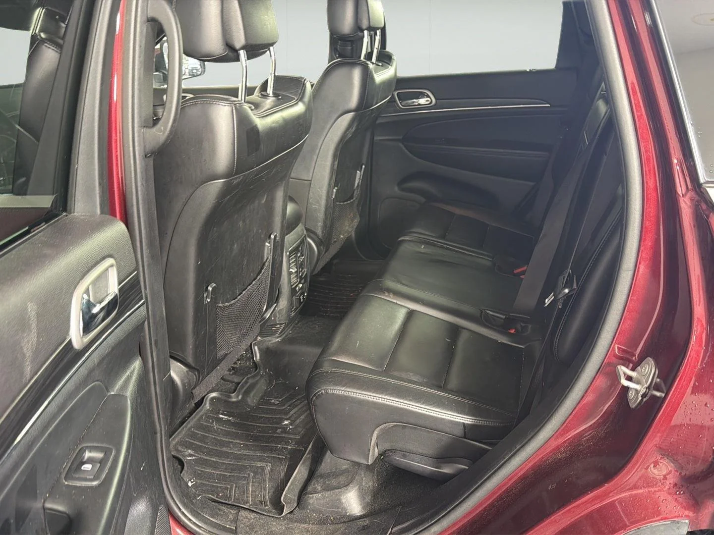 Used 2022 Velvet Red Pearlcoat Jeep Limited image 12