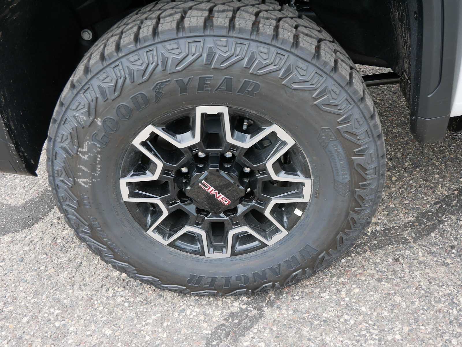 New 2026 Summit White GMC AT4X image 9