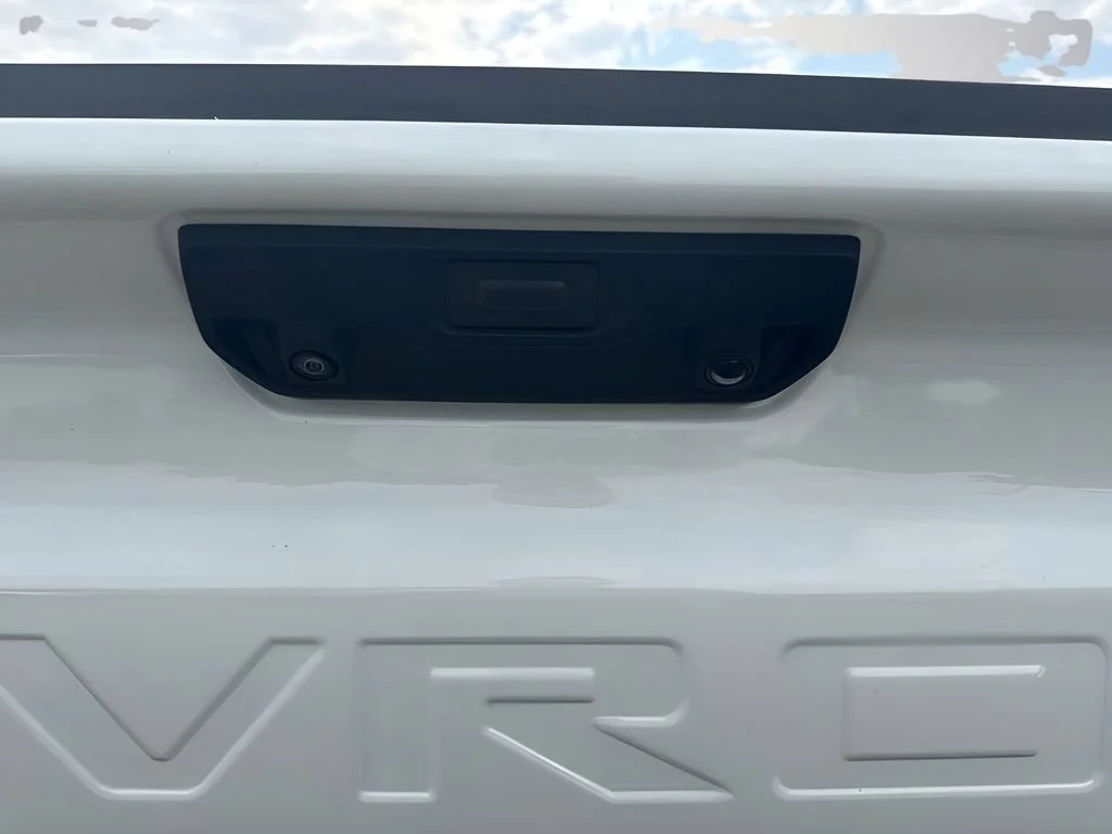 Used 2025 Summit White Chevrolet LTZ image 33