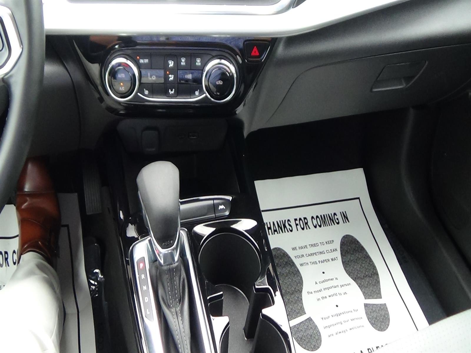 Used 2025 Summit White (gaz) Chevrolet LT image 23