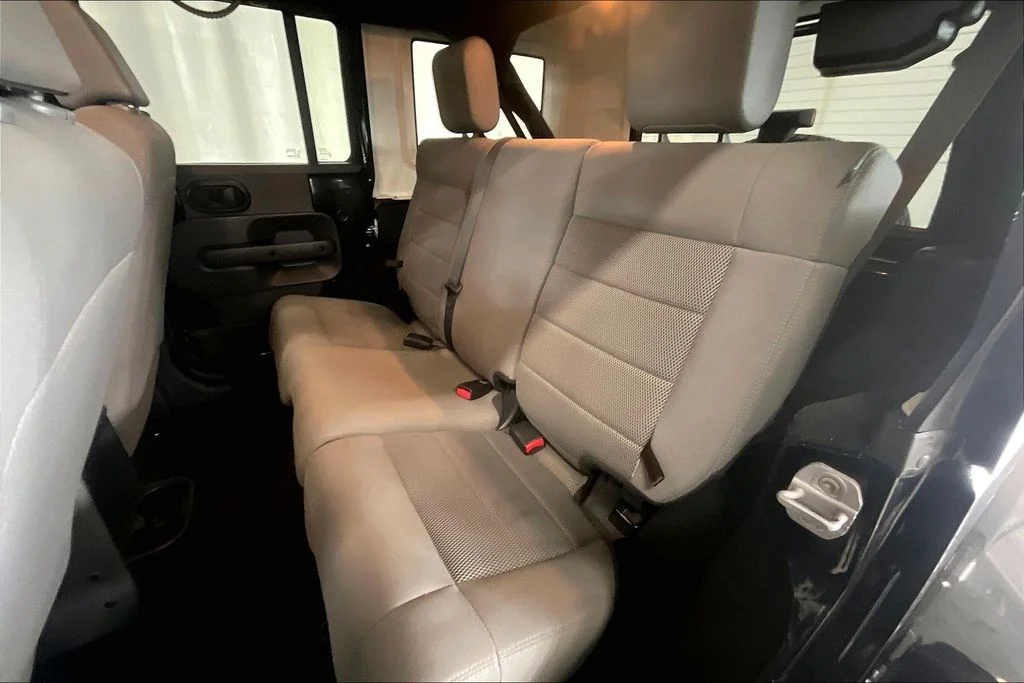 Used 2008 Black Jeep Unlimited Sahara image 24
