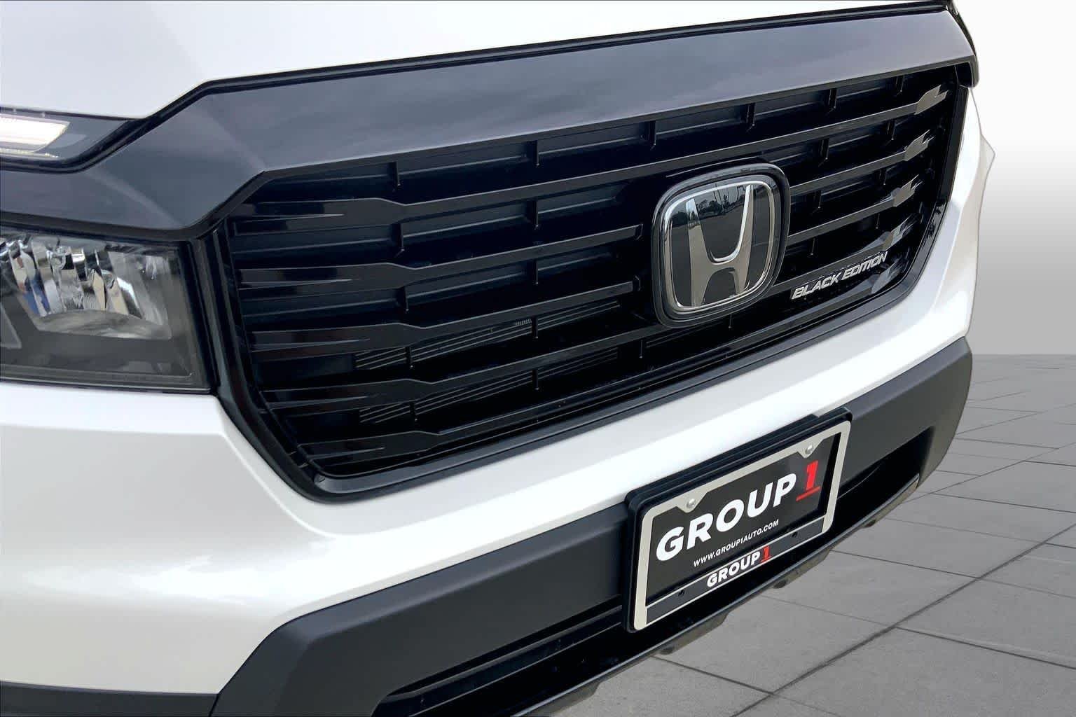 Used 2023 Platinum White Pearl Honda Black Edition image 29
