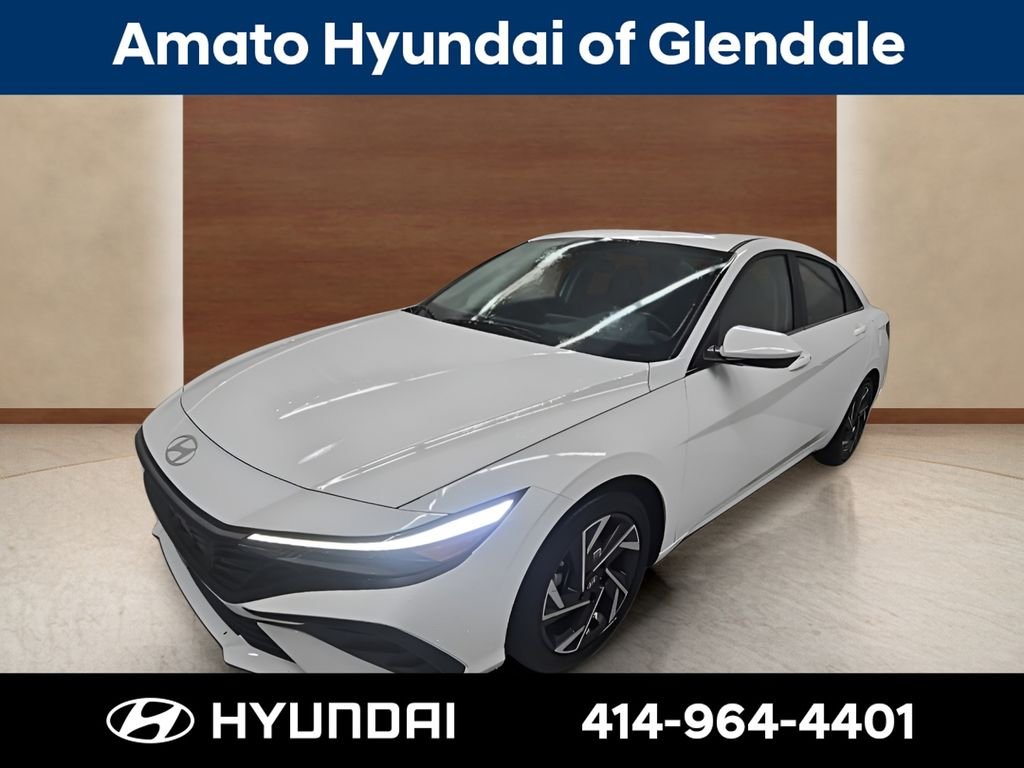 Used 2025 White Hyundai SEL Convenience image 1
