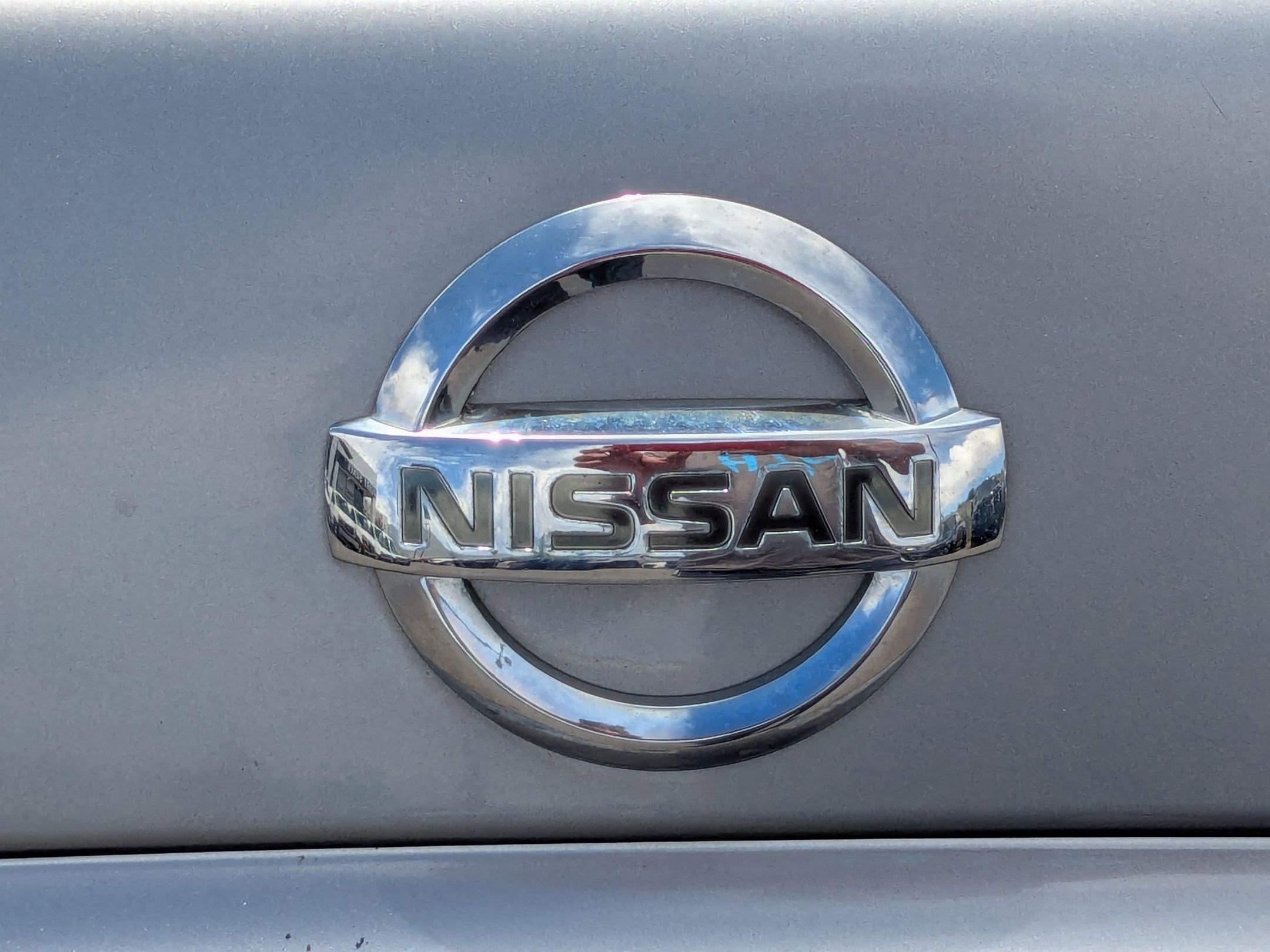 Used 2009 Precision Gray Metallic Nissan 2.5 S image 13