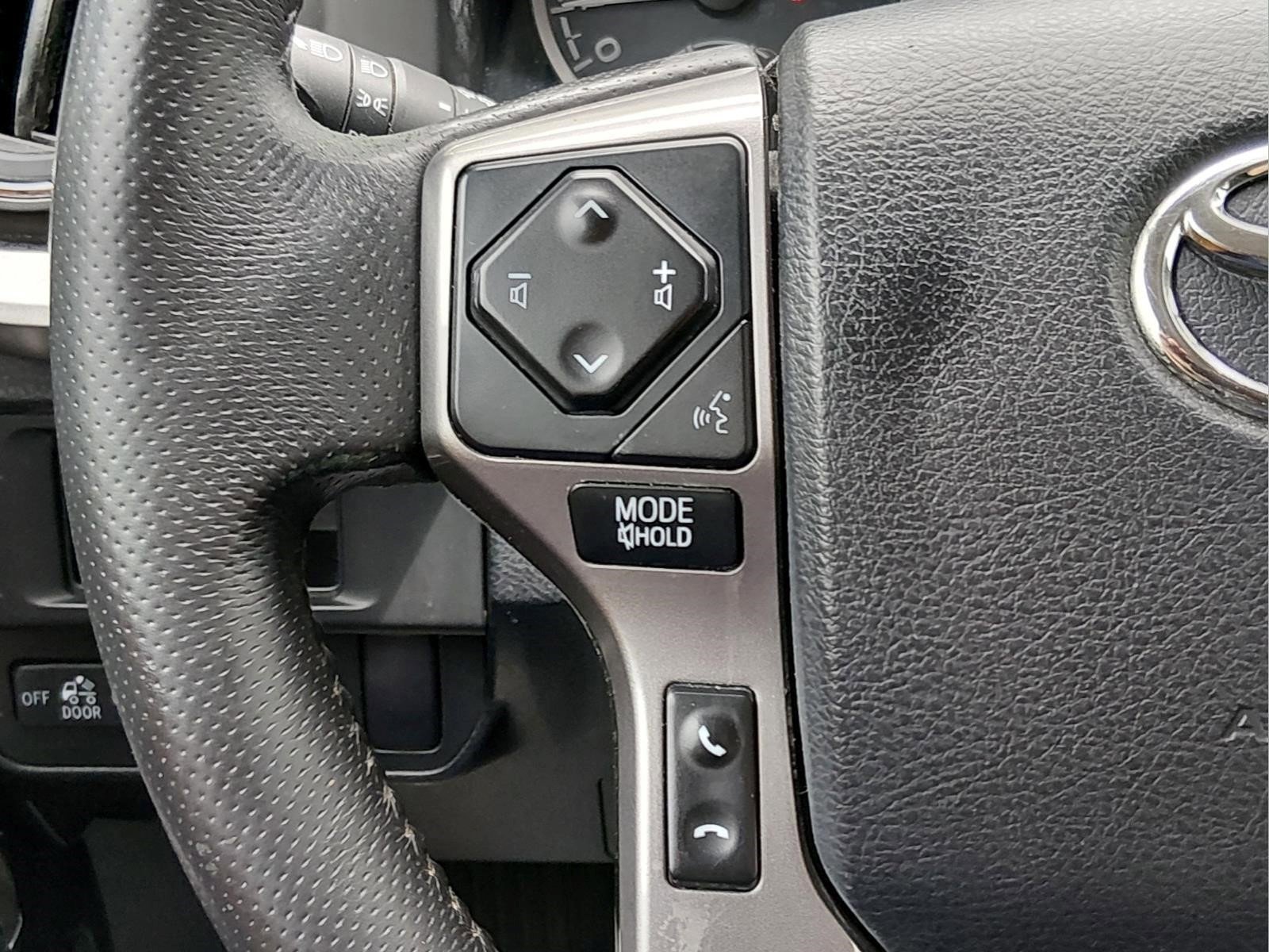 Used 2017 Super White Toyota SR5 image 25