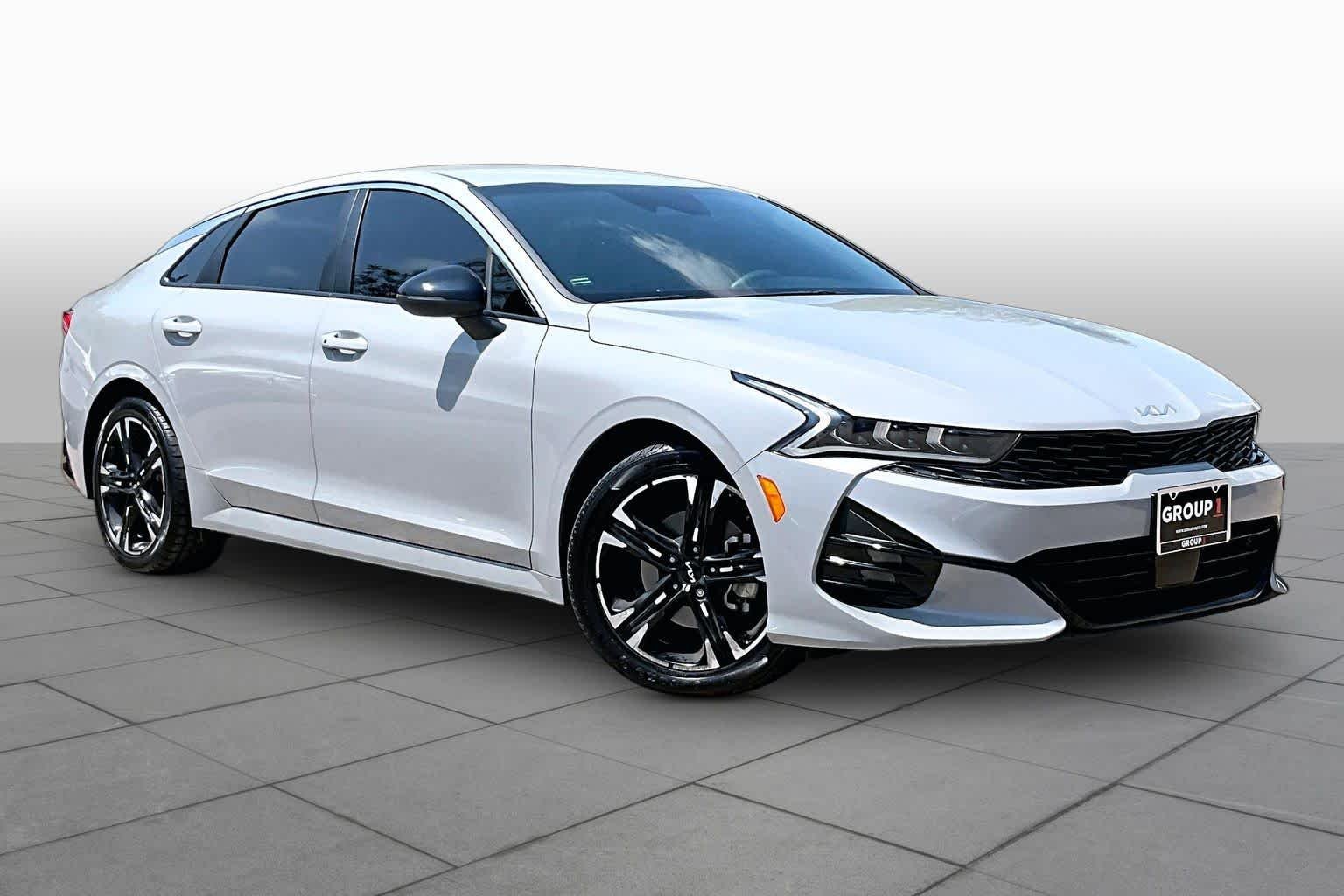 Used 2024 Wolf Gray Kia GT-Line image 3