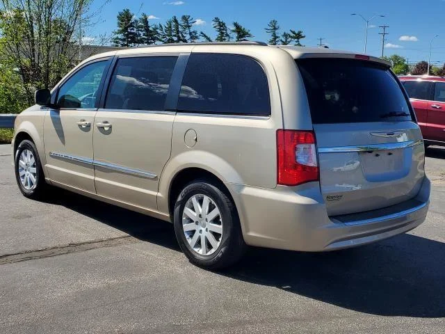 Used 2015 Cashmere/Sandstone Pearlcoat Chrysler Touring image 4